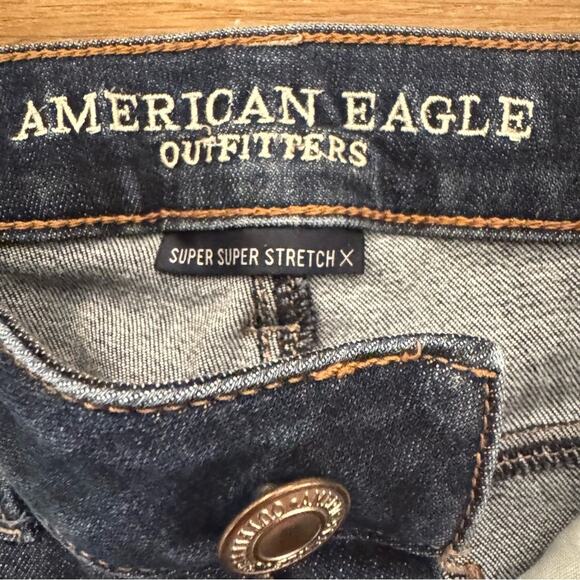 American Eagle dark wash high-rise jeggings size 2
b45 - Picture 2 of 6